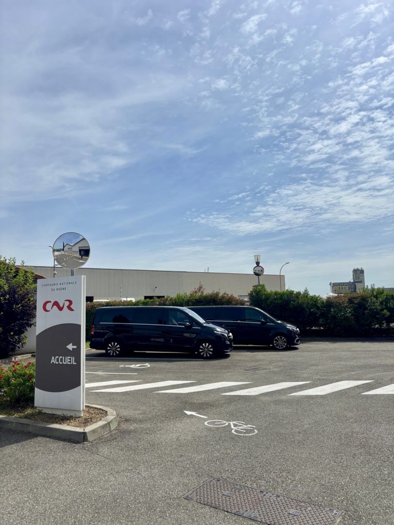 Van avec chauffeur pour délégation entreprise à Lyon